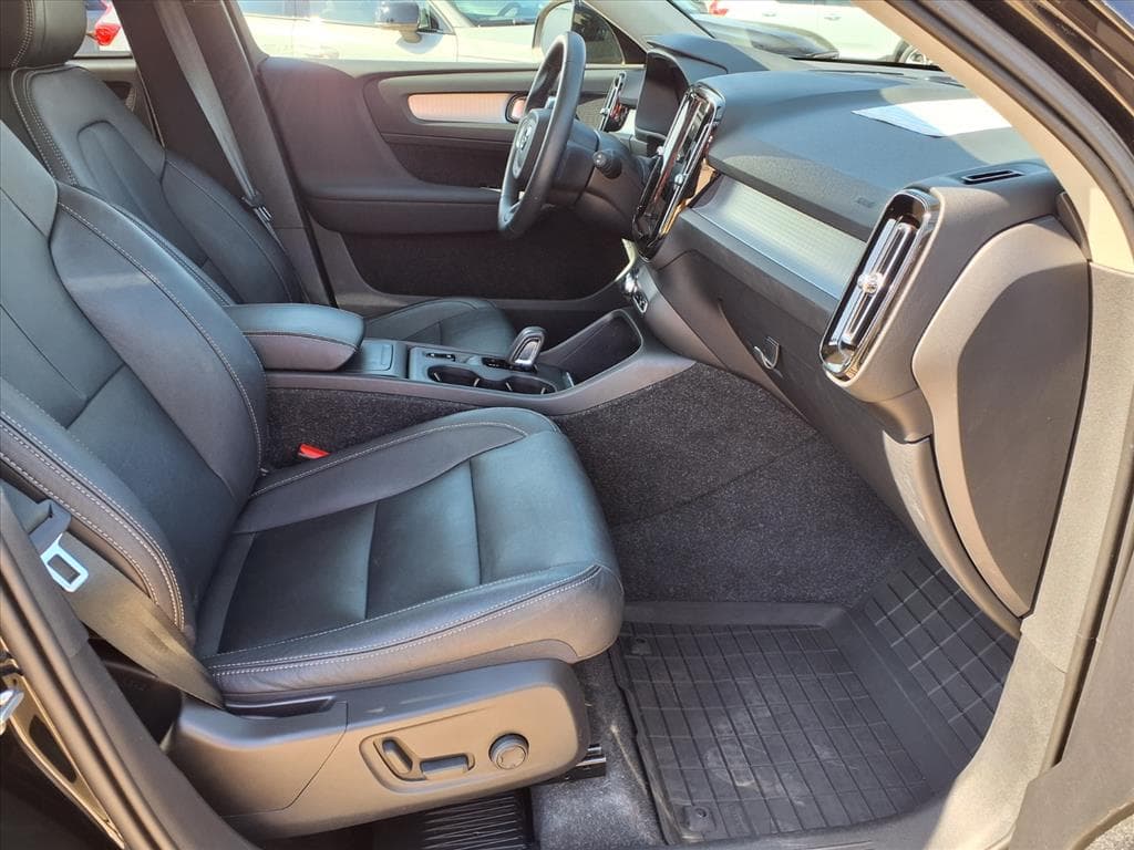 2021 Volvo XC40 thumbnail 11