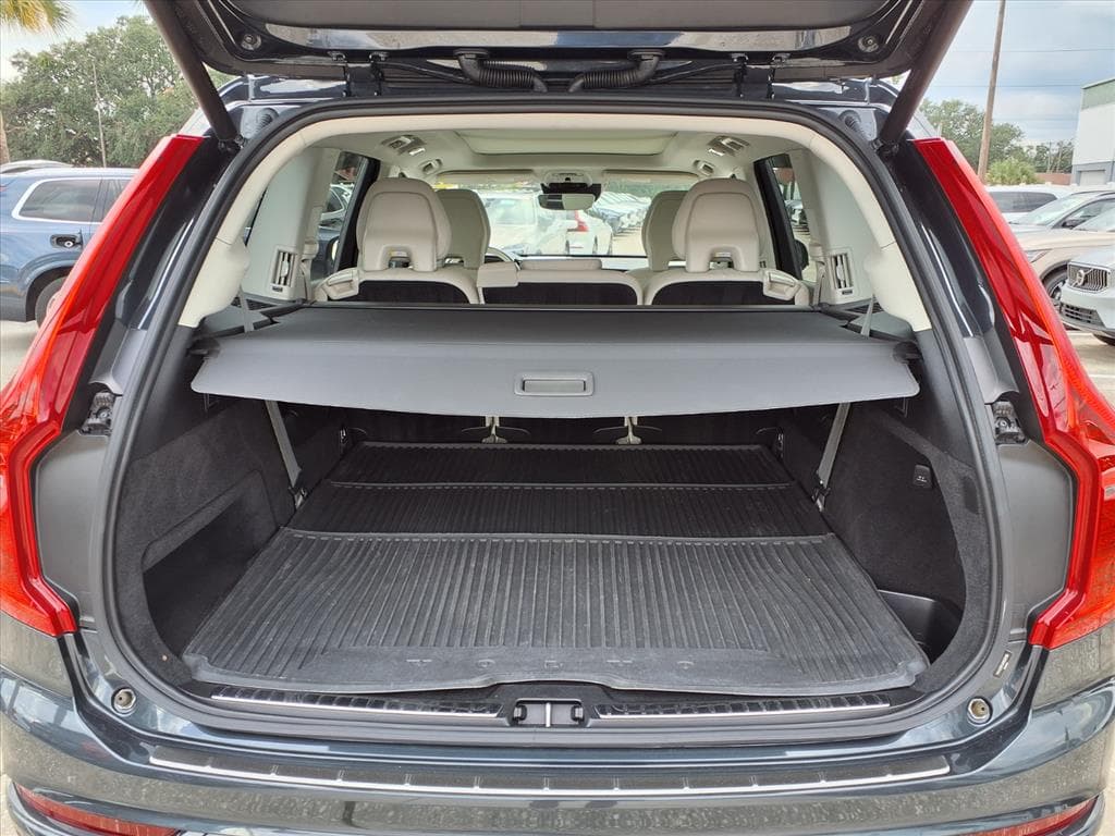 2022 Volvo XC90 thumbnail 18
