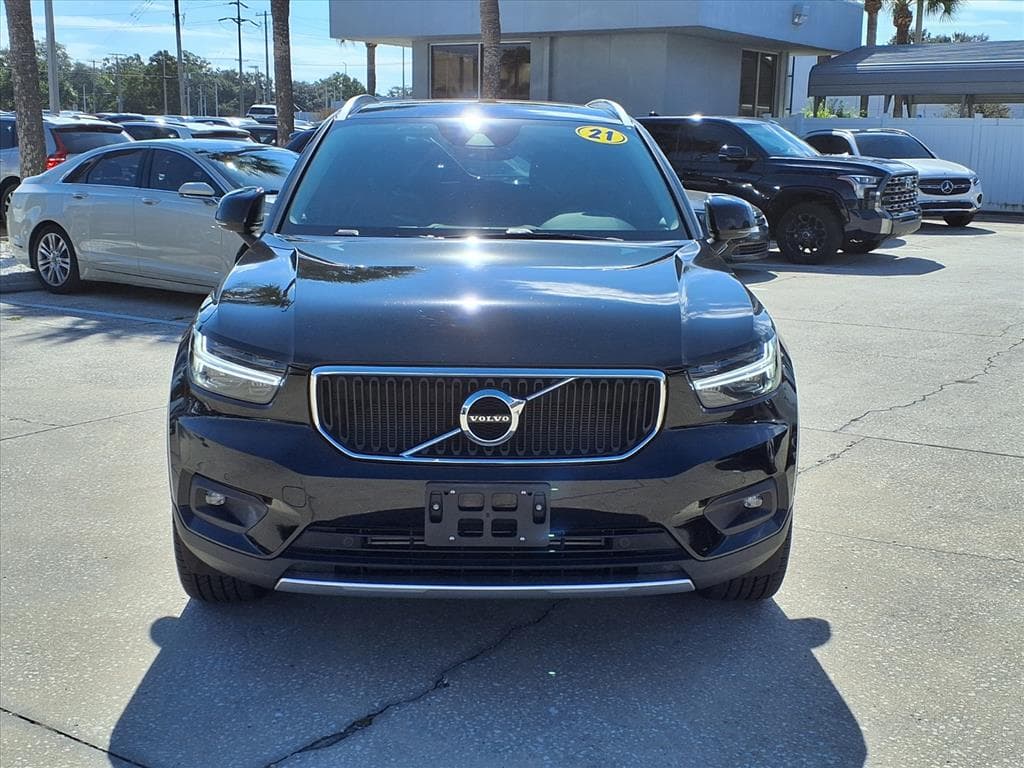 2021 Volvo XC40 thumbnail 2