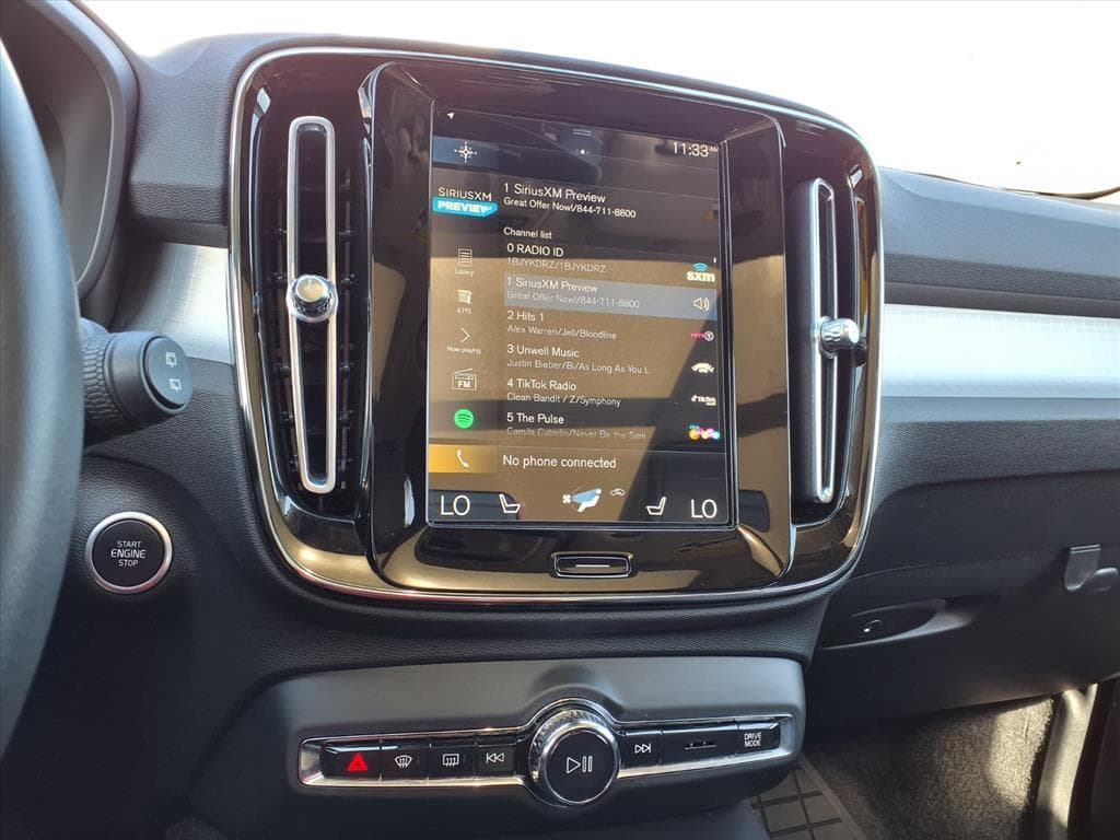 2021 Volvo XC40 thumbnail 25