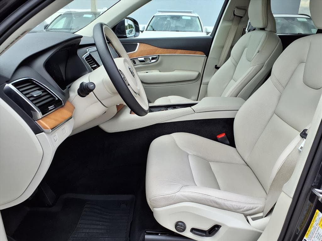 2022 Volvo XC90 thumbnail 21