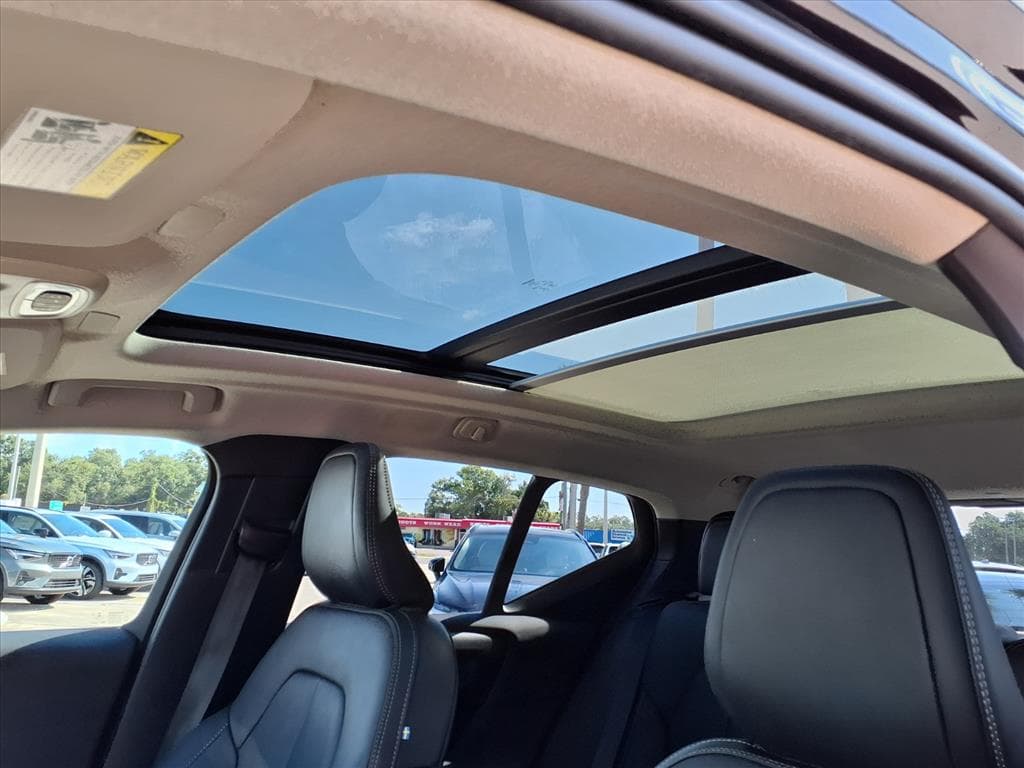 2021 Volvo XC40 thumbnail 23