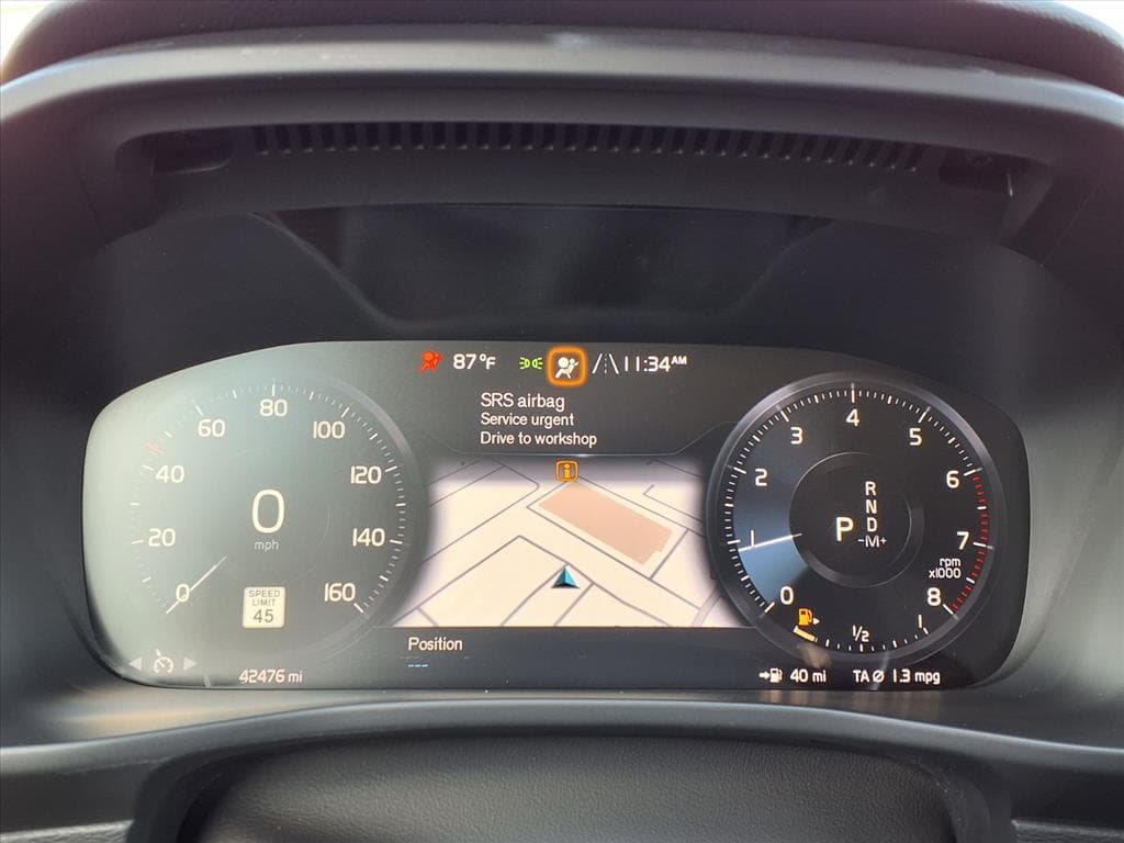 2021 Volvo XC40 thumbnail 32