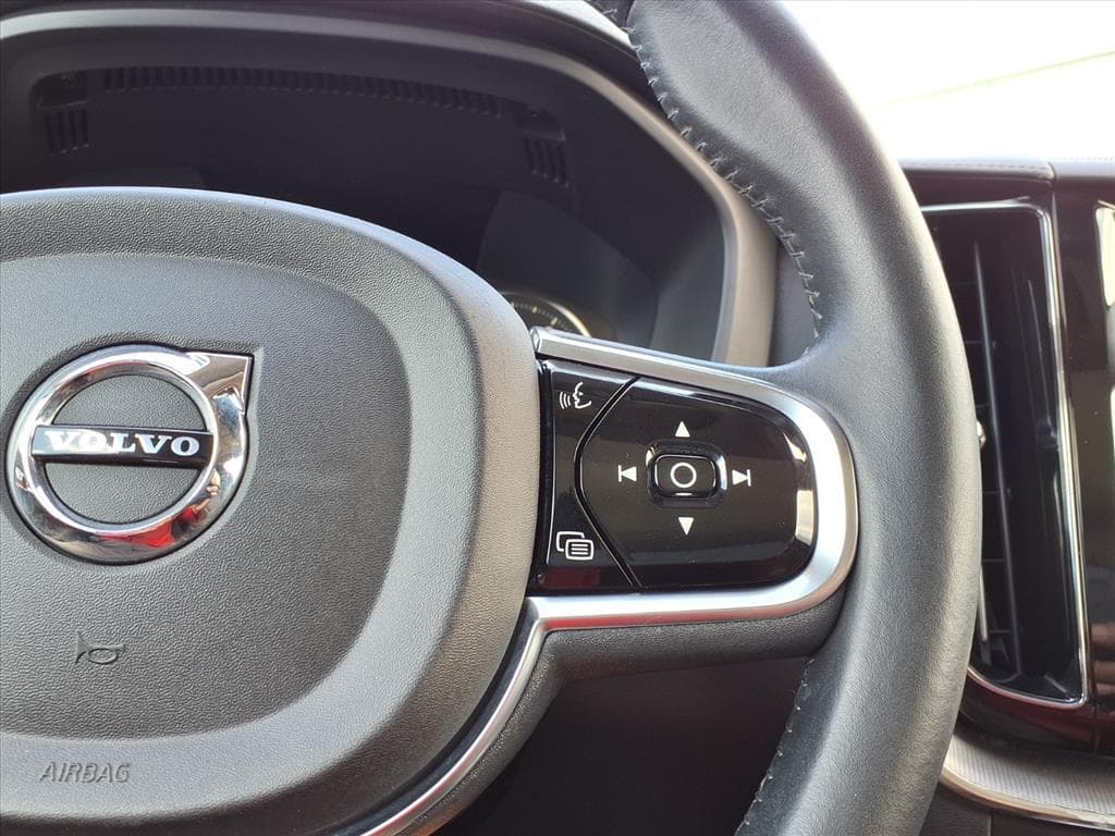 2019 Volvo XC60 thumbnail 28