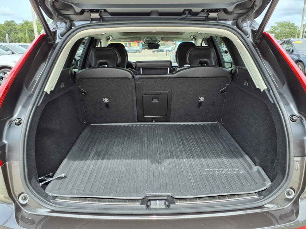 2023 Volvo XC60 thumbnail 18