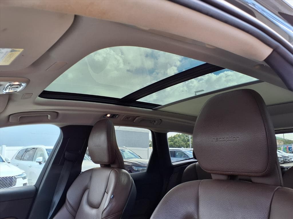 2019 Volvo XC60 thumbnail 24