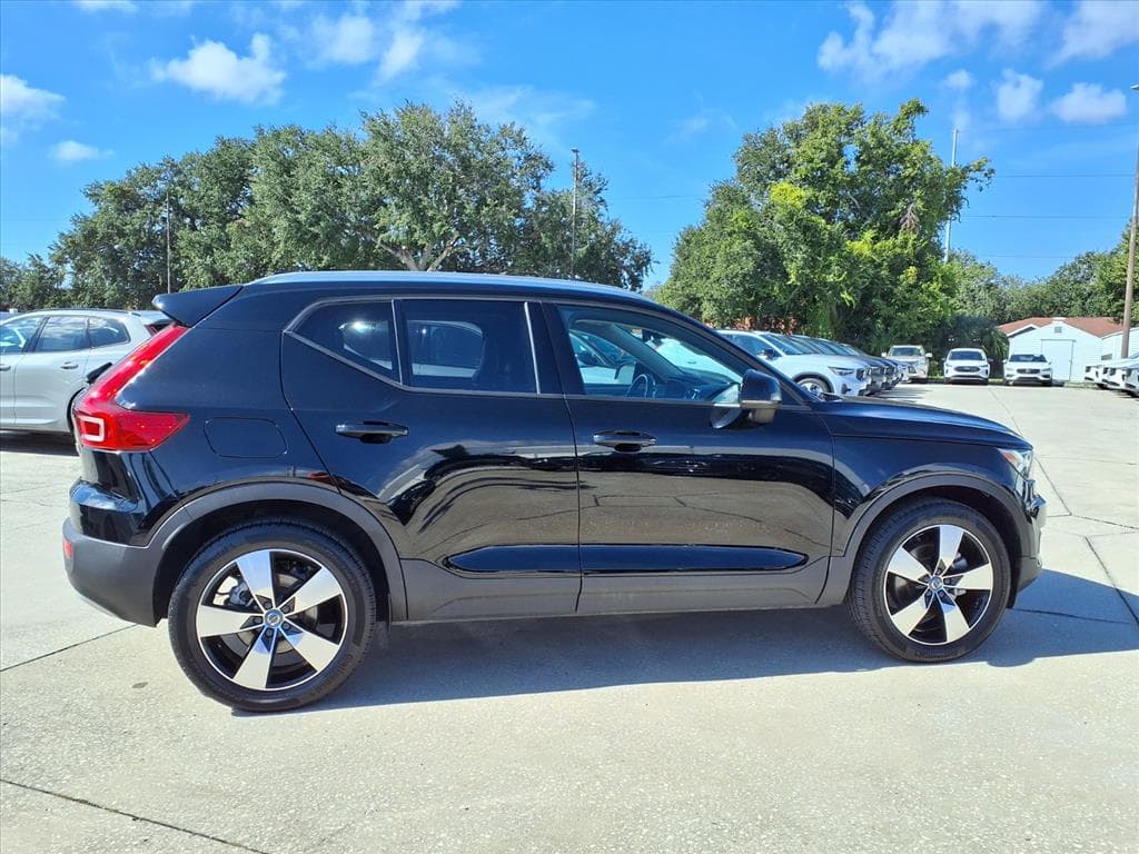 2021 Volvo XC40 thumbnail 8