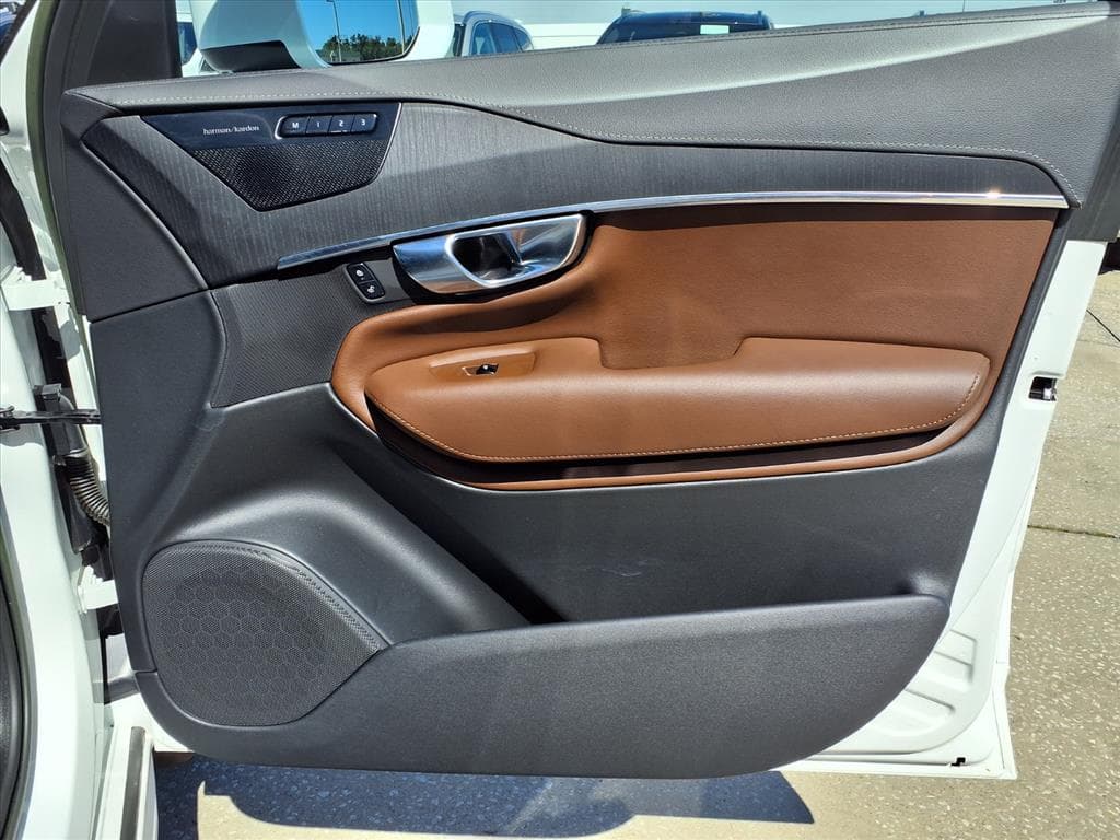 2022 Volvo XC90 Recharge thumbnail 13