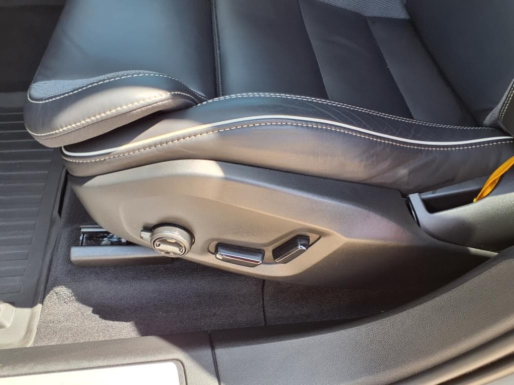 2025 Volvo XC60 thumbnail 22