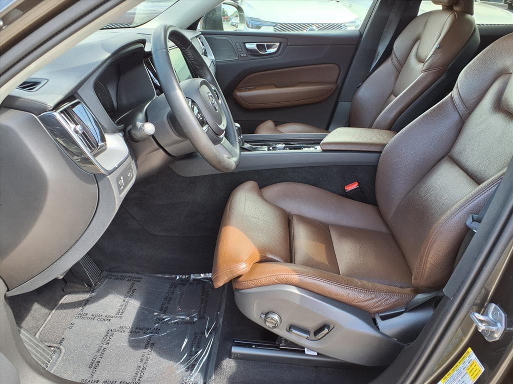 2019 Volvo XC60 thumbnail 21