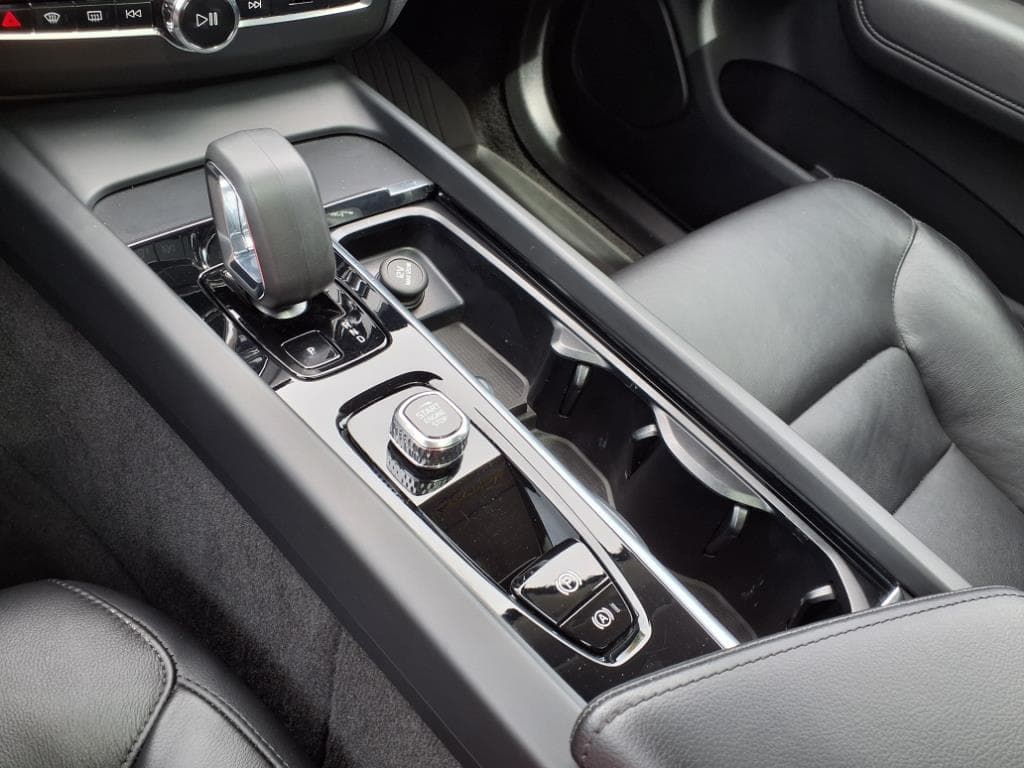 2023 Volvo XC60 thumbnail 25